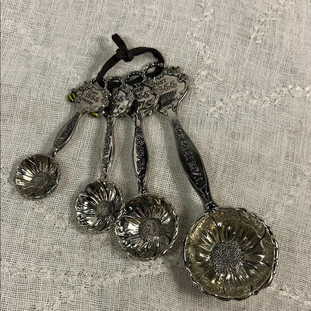 Just Bee Happy measuring spoons